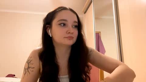 Yumi online show from 03-02-26, 03:19