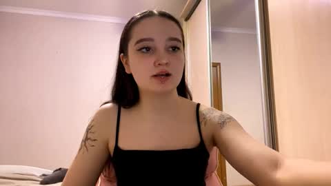 Yumi online show from 03-19-26, 03:16