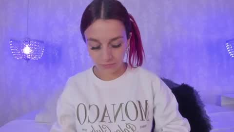 THALIRA ANGELS online show from 06-16-26, 05:48