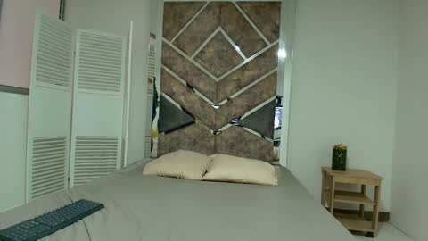 Thamara online show from 09-16-25, 01:45