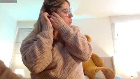 Snapshot of thamarajane1 chatting on 01-04-25, 08:27 online show from 01-04-25, 08:27