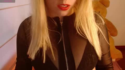 Snapshot of thamarajane1 chatting on 01-20-25, 11:43 online show from 01-20-25, 11:43