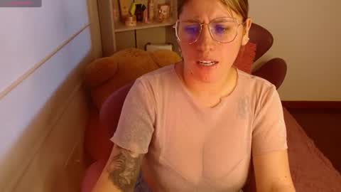 Snapshot of thamarajane1 chatting on 01-23-25, 10:11 online show from 01-23-25, 10:11