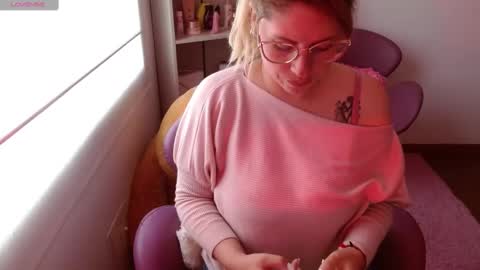 Snapshot of thamarajane1 chatting on 02-05-25, 06:37 online show from 02-05-25, 06:37