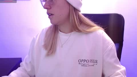 Snapshot of thamarajane1 chatting on 02-13-25, 02:31 online show from 02-13-25, 02:31