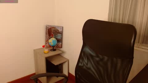 Snapshot of thamarajane1 chatting on 03-04-25, 08:05 online show from 03-04-25, 08:05