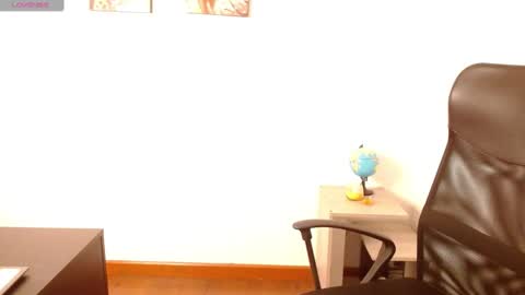 Snapshot of thamarajane1 chatting on 03-11-25, 06:52 online show from 03-11-25, 06:52