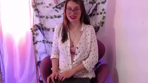 Snapshot of thamarajane1 chatting on 10-30-25, 07:25 online show from 10-30-25, 07:25