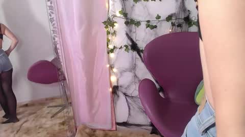 Snapshot of thamarajane1 chatting on 11-07-25, 11:49 online show from 11-07-25, 11:49