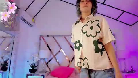 thanier_18 online show from 06-11-26, 07:23