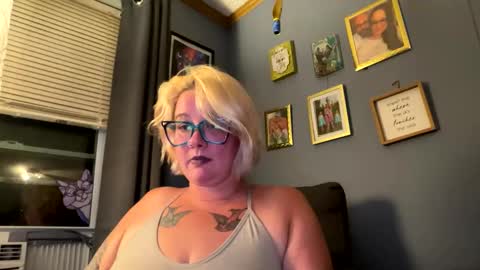 thatgrl324 online show from 09-23-25, 04:26