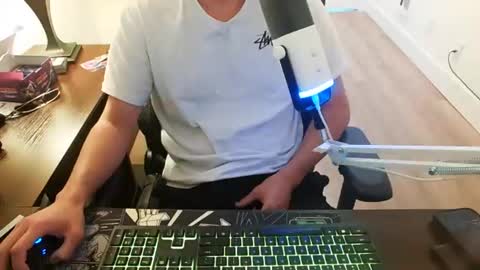 thatoneasianboy online show from 06-12-26, 05:56