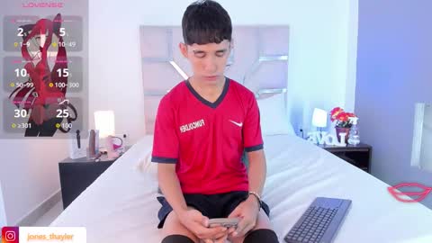 Thayler  online show from 01-10-26, 11:12