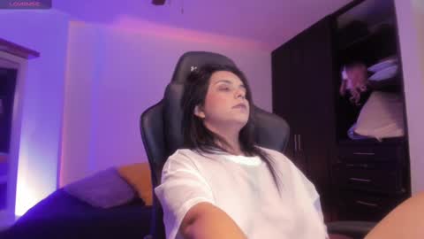 Snapshot of thays_mawakye01 chatting on 03-06-25, 02:40 Paola online show from 03-06-25, 02:40