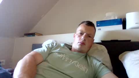 Snapshot of the___rocky200 chatting on 07-06-26, 08:33 Dennis online show from 07-06-26, 08:33