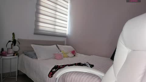 nina mirley online show from 09-24-25, 01:47