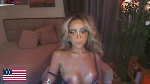 Snapshot of the_enchantressxx chatting on 03-10-26, 03:33 nabi butterfly online show from 03-10-26, 03:33