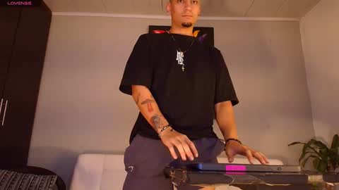 Snapshot of the_golden_boys chatting on 12-15-24, 01:46 SCOTT THEO KAMERON GENDERSON online show from 12-15-24, 01:46