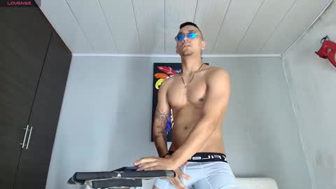 Snapshot of the_golden_boys chatting on 01-08-25, 10:58 SCOTT THEO KAMERON GENDERSON online show from 01-08-25, 10:58