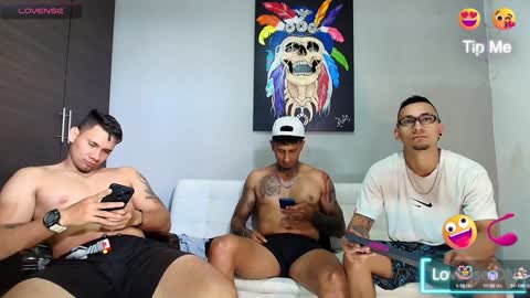 Snapshot of the_golden_boys chatting on 01-18-25, 07:15 SCOTT THEO KAMERON GENDERSON online show from 01-18-25, 07:15