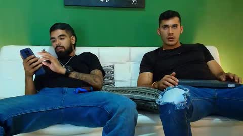 Snapshot of the_golden_boys chatting on 09-12-25, 02:55 SCOTT THEO KAMERON GENDERSON online show from 09-12-25, 02:55