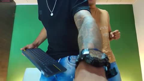 Snapshot of the_golden_boys chatting on 09-27-25, 01:10 SCOTT THEO KAMERON GENDERSON online show from 09-27-25, 01:10