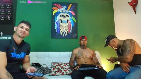 Snapshot of the_golden_boys chatting on 10-07-25, 01:47 SCOTT THEO KAMERON GENDERSON online show from 10-07-25, 01:47