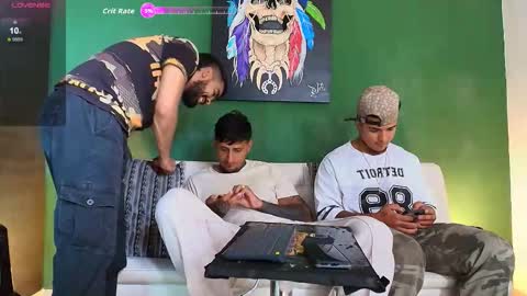 SCOTT  THEO  KAMERON  GENDERSON online show from 01-10-26, 07:26