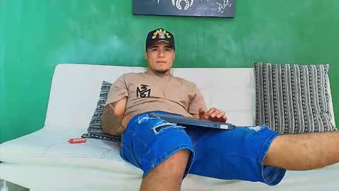 Snapshot of the_golden_boys chatting on 02-10-26, 09:08 SCOTT THEO KAMERON GENDERSON online show from 02-10-26, 09:08