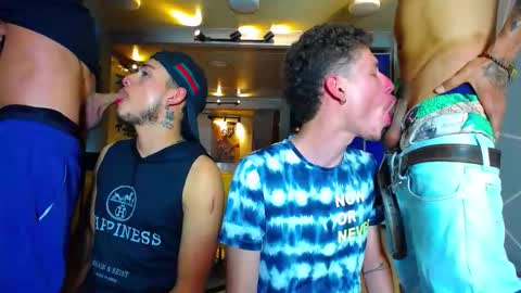 Snapshot of the_goodfellas chatting on 11-07-25, 08:20 the goodfellas online show from 11-07-25, 08:20