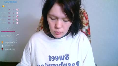 Snapshot of the_ice_owl chatting on 10-13-25, 08:03 the_ice_owl online show from 10-13-25, 08:03