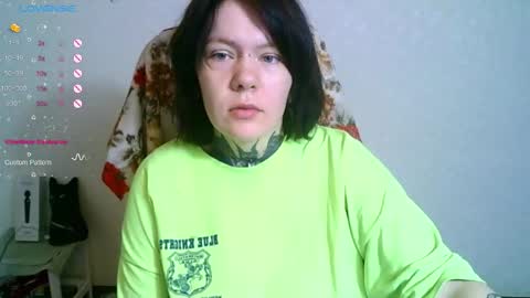 Snapshot of the_ice_owl chatting on 10-17-25, 07:00 the_ice_owl online show from 10-17-25, 07:00