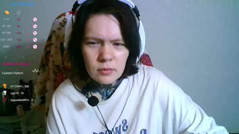 Snapshot of the_ice_owl chatting on 10-20-25, 08:26 the_ice_owl online show from 10-20-25, 08:26