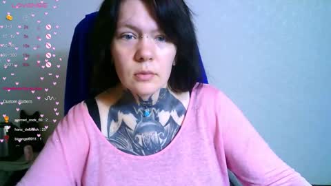 Snapshot of the_ice_owl chatting on 10-24-25, 08:00 the_ice_owl online show from 10-24-25, 08:00