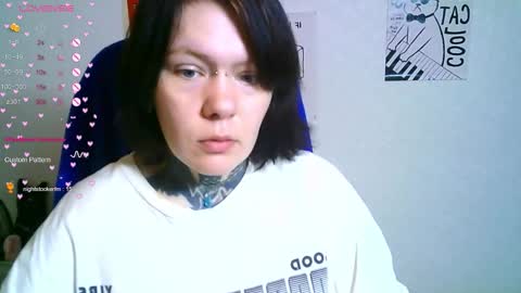 Snapshot of the_ice_owl chatting on 10-28-25, 07:45 the_ice_owl online show from 10-28-25, 07:45