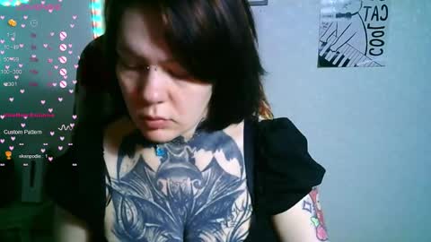 Snapshot of the_ice_owl chatting on 11-12-25, 07:20 the_ice_owl online show from 11-12-25, 07:20