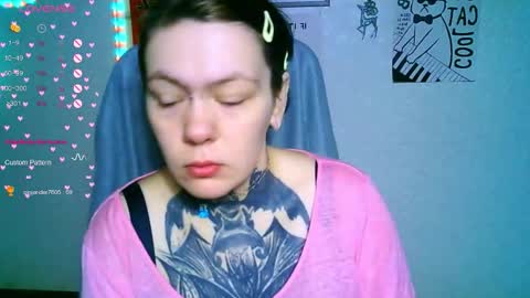 Snapshot of the_ice_owl chatting on 11-21-25, 06:01 the_ice_owl online show from 11-21-25, 06:01