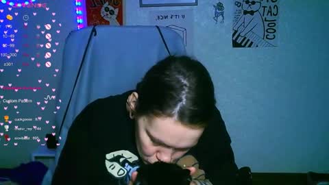 Snapshot of the_ice_owl chatting on 11-25-25, 01:55 the_ice_owl online show from 11-25-25, 01:55