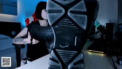 Snapshot of the_inamorata chatting on 11-03-25, 09:16 Goddess Misha online show from 11-03-25, 09:16