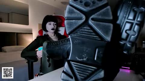 Snapshot of the_inamorata chatting on 11-10-25, 10:09 Goddess Misha online show from 11-10-25, 10:09