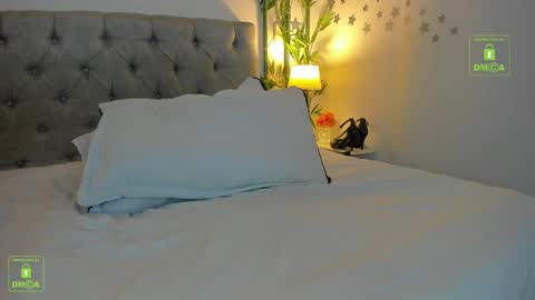 Snapshot of the_little_mia chatting on 10-01-25, 09:10 MIA JP online show from 10-01-25, 09:10