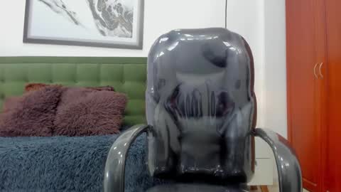 Snapshot of the_mark_king chatting on 02-17-26, 05:41 T H E M A R K K I N G online show from 02-17-26, 05:41