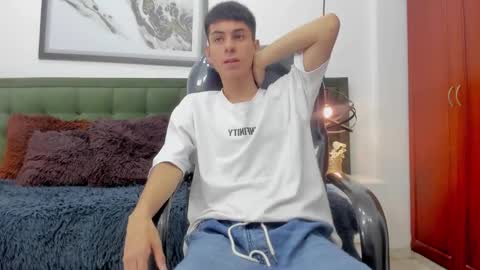 Snapshot of the_mark_king chatting on 02-25-26, 05:22 T H E M A R K K I N G online show from 02-25-26, 05:22