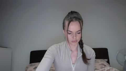 Jade online show from 07-27-26, 12:01