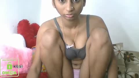Snapshot of the_right_girl chatting on 12-19-24, 09:07 Suzan Sexy online show from 12-19-24, 09:07