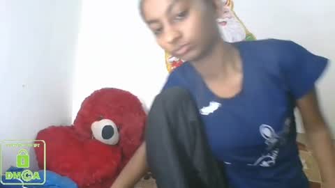 Snapshot of the_right_girl chatting on 12-30-24, 06:42 Suzan Sexy online show from 12-30-24, 06:42