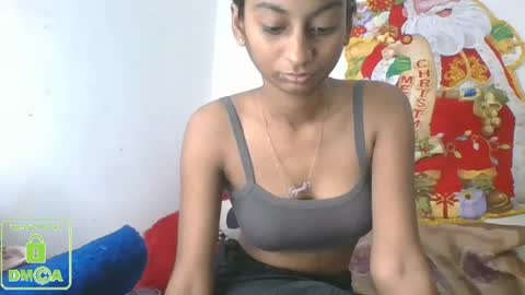 Snapshot of the_right_girl chatting on 01-01-25, 10:54 Suzan Sexy online show from 01-01-25, 10:54