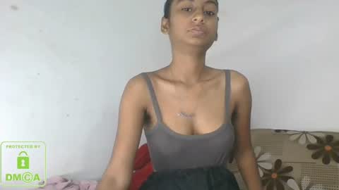 Snapshot of the_right_girl chatting on 01-06-25, 05:41 Suzan Sexy online show from 01-06-25, 05:41