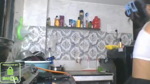Snapshot of the_right_girl chatting on 01-08-25, 04:54 Suzan Sexy online show from 01-08-25, 04:54