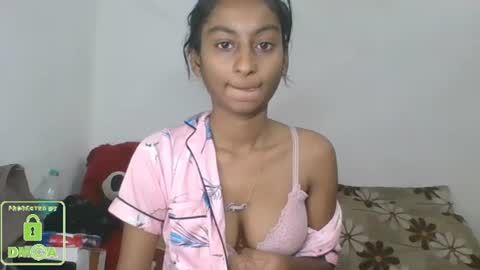 Snapshot of the_right_girl chatting on 01-17-25, 05:11 Suzan Sexy online show from 01-17-25, 05:11